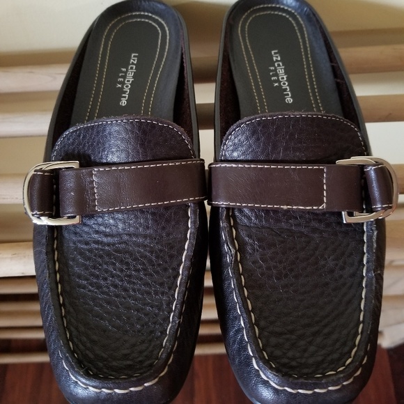 Liz Claiborne Shoes - ⬇️ Liz Claiborne Flex Buckle Detail Slides